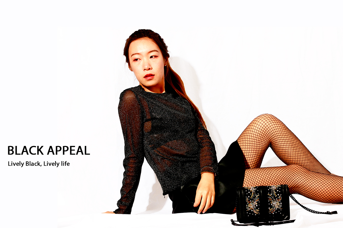Jingyi_Sun_Fashion_AD_Campaign_Appeal_Girl_in_black_with_Fancy_bag