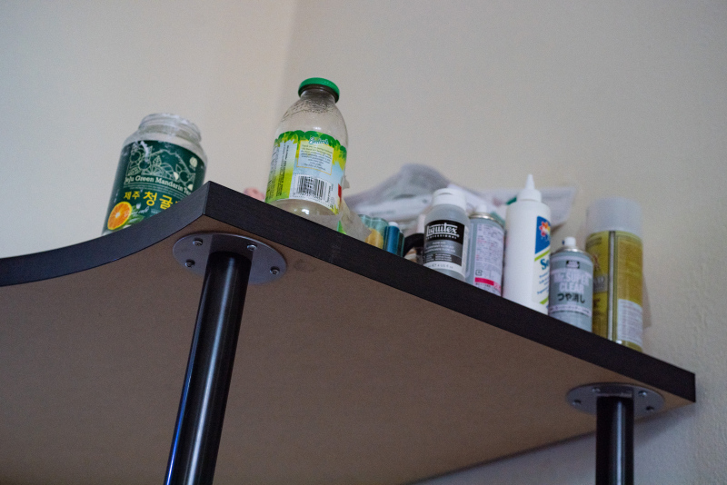 Tina-Captivity-Apartment-Objects-Desk-bottles