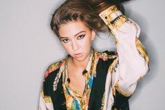 Isabel_Zapata_Byran_Abrams_Versace_silk_shirt_collection_fashion_main_line_models--11 Isabel_Zapata_Byran_Abrams_Versace_silk_shirt_collection_fashion_main_line_models--11