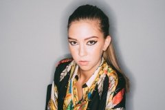 Isabel_Zapata_Byran_Abrams_Versace_silk_shirt_collection_fashion_main_line_models--5 Isabel_Zapata_Byran_Abrams_Versace_silk_shirt_collection_fashion_main_line_models--5