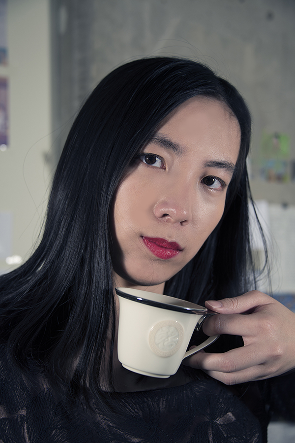 Zoe_Portrait_Drinkingcoffee_Womenengineer